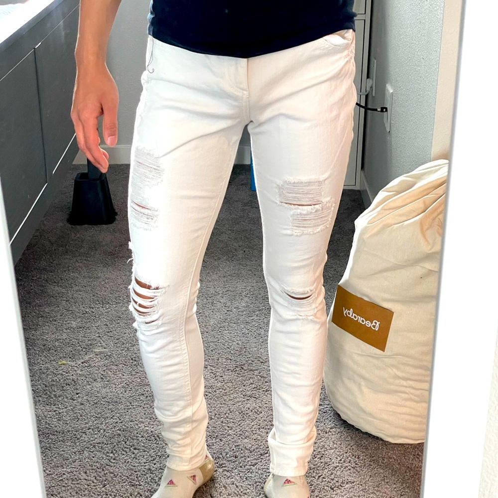 Womens size 5? Skinny jeans in white